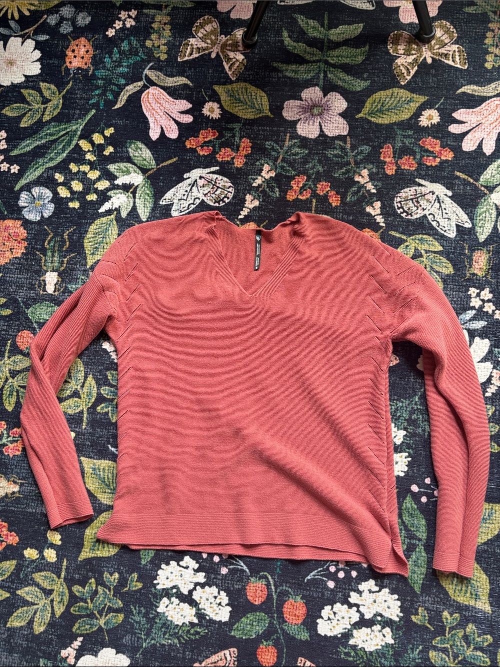 Women's V-Neck Sweater in Dusty Rose Kuhl